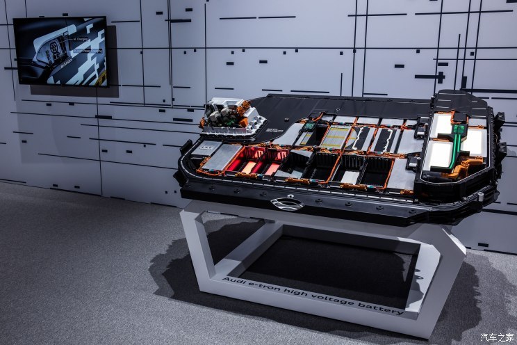 Audi и Umicore сотрудничают в исследованиях и разработках по переработке использованных аккумуляторов