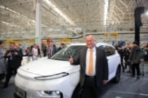 秦荣华：供应链伙伴帮我们做好车，我就把他们带到全球供应链中去