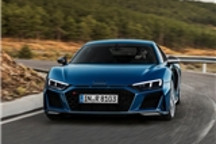 奥迪R8即将开卖！动力大幅提升 PK保时捷911