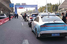 在雨天进行的这次比赛，告诉你无人驾驶其实还很遥远