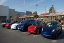 特斯拉Model 3日产能达1000辆 马斯克：继续保持