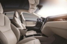 特斯拉Model S 75D评测 充电45分钟即可恢复80%的电量