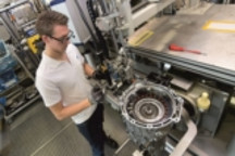 超236亿元！采埃孚发力混动变速箱技术向电动传动系统过渡