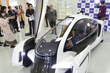 新型輕巧電動(dòng)車(chē)亮相日本 車(chē)身采用聚合物打造