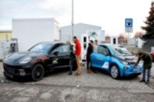 宝马、保时捷推450千瓦充电站 3分钟恢复100公里续航里程