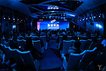 facecar智能汽车+AI全息智能系统玩混搭，是噱头还是刚需？