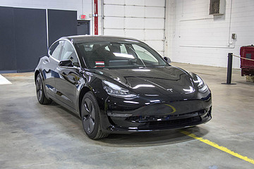 马斯克说要私有化特斯拉 但人们担心他能不能买得起