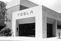 马斯克承认私有化欠考虑：特斯拉市值蒸发120亿美元