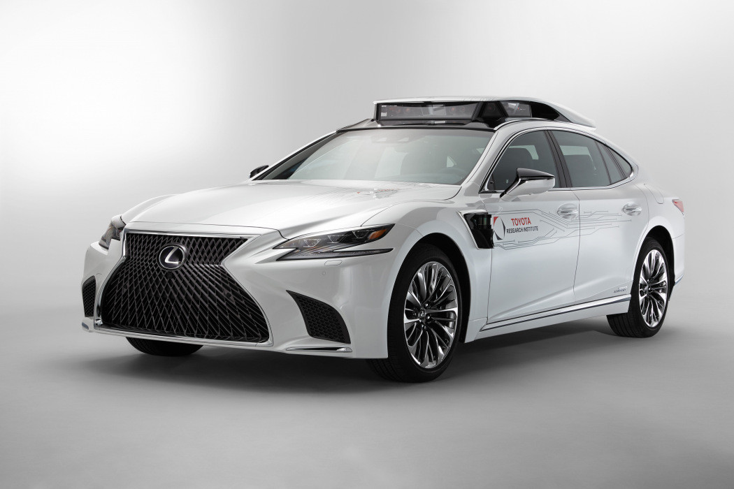 Toyota выпустила новый прототип беспилотного автомобиля на базе Lexus LS
