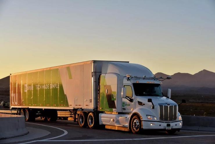 Tucson добился прорыва в обеспечении круглосуточной работы беспилотных грузовиков