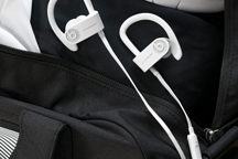 新款 PowerBeats 防水耳机将在 4 月推出，或采用 H1 芯片以及真无线设计