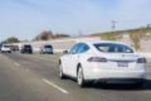 特斯拉可探测前方车辆变道后挪出空间