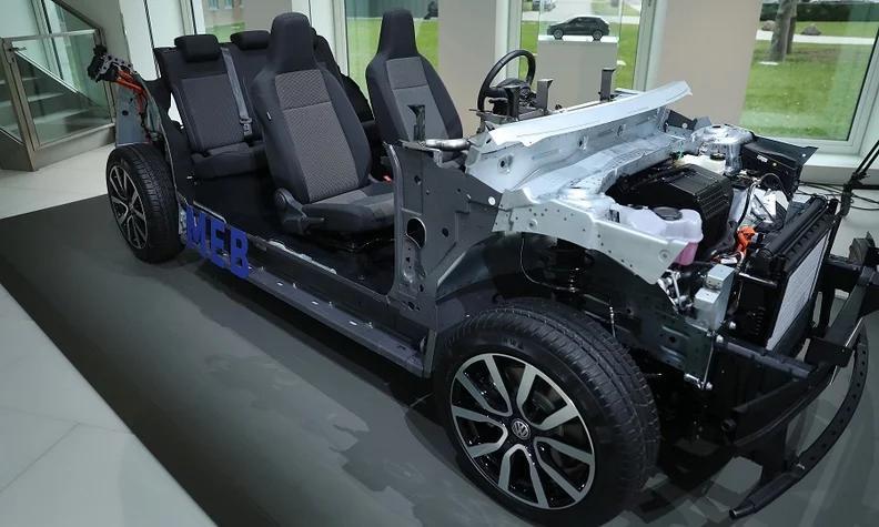 Стремясь сократить расходы на треть, Volkswagen Group разрабатывает платформу для электромобилей «short board».