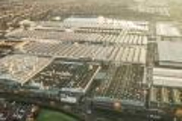 可持续发展 宾利太阳能发电停车场建成