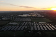 宾利品牌大规模应用太阳能技术 探索可持续发展