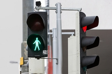 格拉茨技术大学研新摄像头系统 能识别行人过马路意图