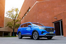 荣威 RX5 MAX 如何用设计体现科技感？