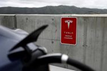 马斯克的救命稻草在中国？