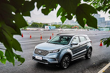 福特電動(dòng)車國(guó)內(nèi)首次試駕揭秘:領(lǐng)界EV試裝車內(nèi)測(cè)