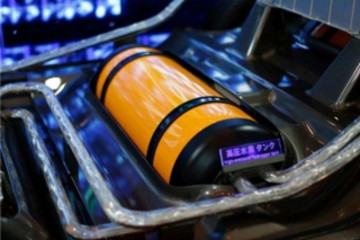 技术新贵联手产业大佬 氢燃料电池破局在即？