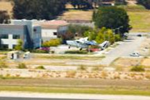 世界最大混合动力电动飞机「安飞」首次试飞成功