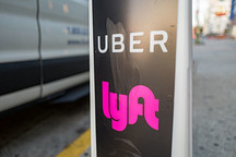 网约车平台被指“抢劫”：Uber抽成35% Lyft抽38%