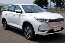 長安歐尚X7純電動版實車曝光 配人臉識別系統(tǒng)