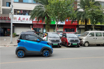 成本低、好停車、隨處充！探訪新能源汽車“柳州模式”