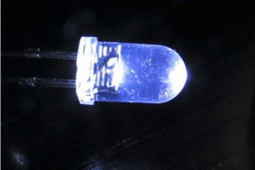 UCLA研发热电发电机 从寒冷夜空中收集能量或可为电动汽车等供电