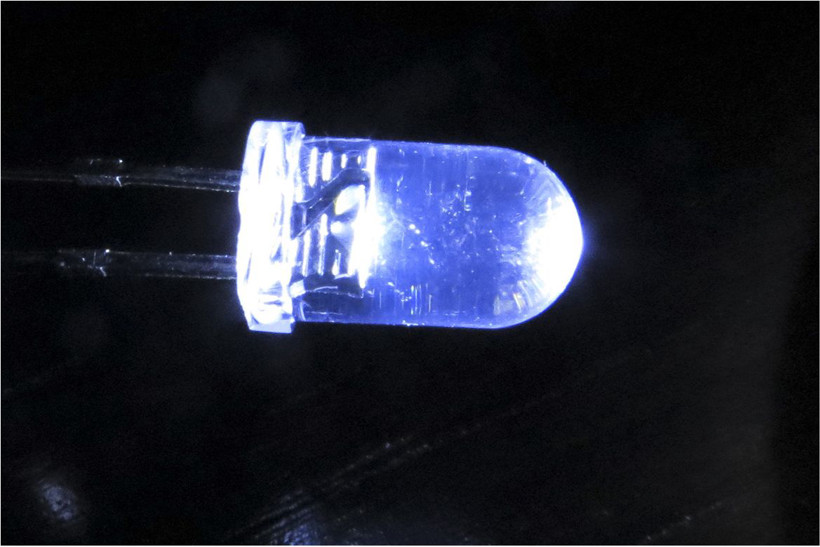 電動(dòng)汽車，黑科技，前瞻技術(shù)，UCLA熱電發(fā)電機(jī),熱電發(fā)電機(jī),輻射冷卻發(fā)電,熱電發(fā)電機(jī)電動(dòng)汽車,汽車新技術(shù)
