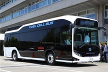 丰田改进燃料电池公交车 与道路设施和其他车辆连接在一起