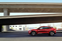 Mach-E 不光是匹野马，这四个设计和功能让它与众不同