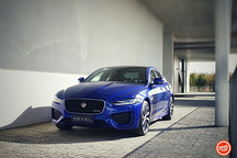 试驾捷豹全新 XEL：当操控利器遇上五块大屏