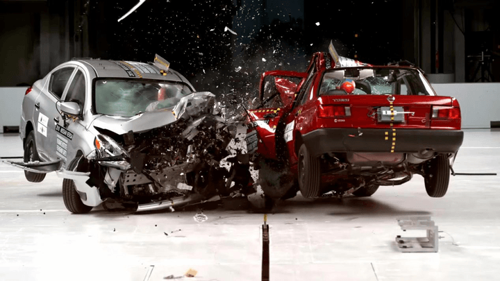 汽车相容性指的是汽车在碰撞中保护自己的乘员,同时也保护对方车辆