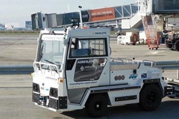 为减少航班延误 法航测试全球首款自动驾驶行李搬运车