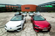 新能源车市淘汰赛正式开打，哪家车企手握“通关密码”？