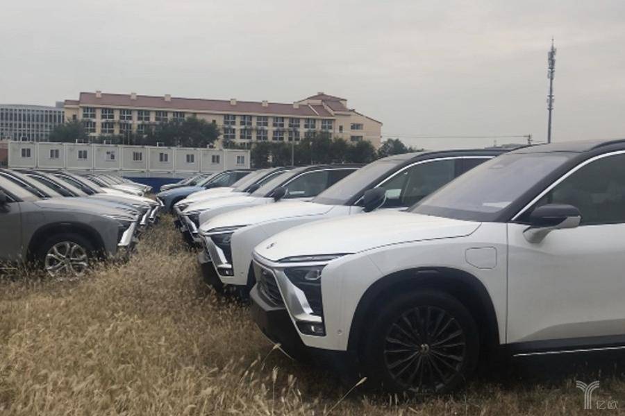 蔚來ES88庫存車輛/億歐網(wǎng)