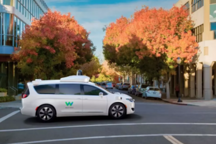 谷歌Waymo开放完全无人出租服务，将有超300辆汽车上路