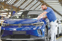 多国力促汽车业复苏 自救与政府支持措施并