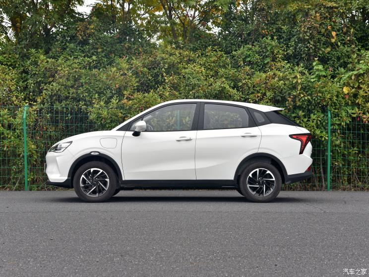 合眾汽車 哪吒V 2021款 標準續(xù)航娛樂版