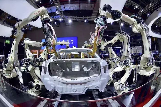 Семь крупных транснациональных автомобильных групп присутствуют на Китайской международной импортной выставке, Toyota Hyundai наносит сильный удар