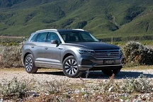 大众途锐eHybrid插混上市 续航58km/售67.98万元