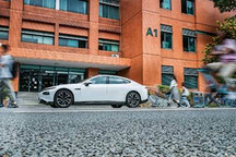 小鹏汽车交上市后首份财报，三季度毛利率首度转正，总营收同比增长342.5%