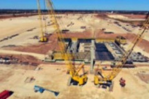 特斯拉得克萨斯州超级工厂正式开始厂房建设 首根立柱已竖起