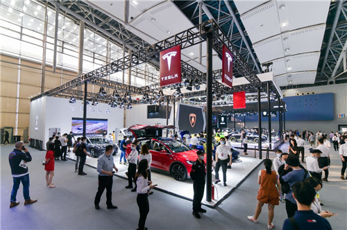 特斯拉攜三款主力車型亮相<a class='link' href='http://m.155ck.com/special/guangzhouAutoShow/index.html' target='_blank'>廣州車展</a>_副本