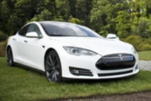 特斯拉玻璃车顶被大风刮飞！秒变“敞篷车”