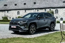 RAV4纯电曝光！2022年上市，400km续航...