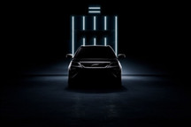 焕新出发，云度π3 E-Shock曜越版即将上市