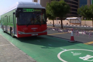 迪拜成功测试SMFIR无线充电技术 让电动汽车边开边充电