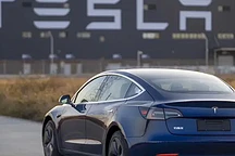 特斯拉拿「爆品」突袭中国，谁的末日？